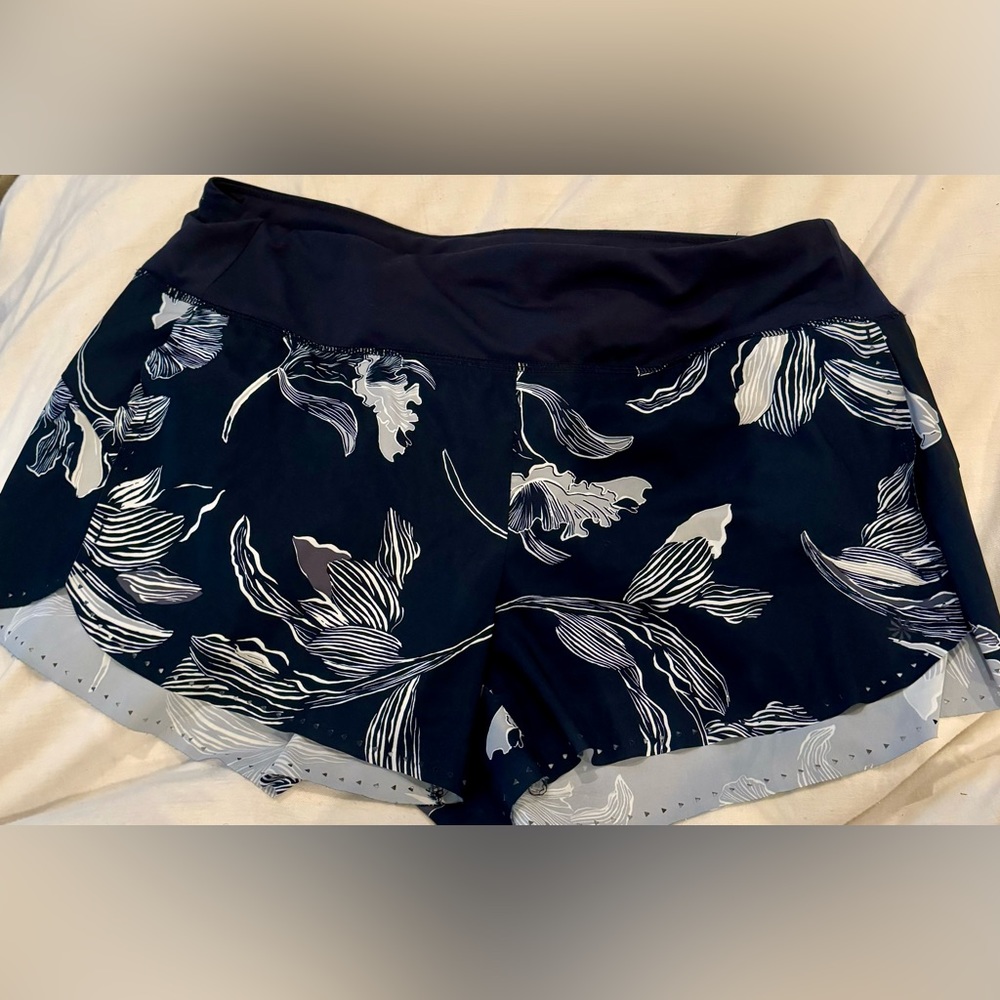 Athleta dark blue and white workout shorts M